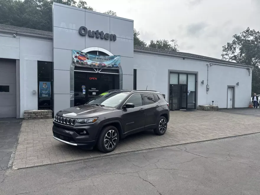 2024 Jeep Compass Limited photo 1
