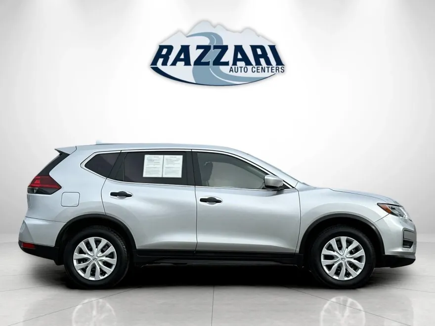2019 Nissan Rogue S photo 1