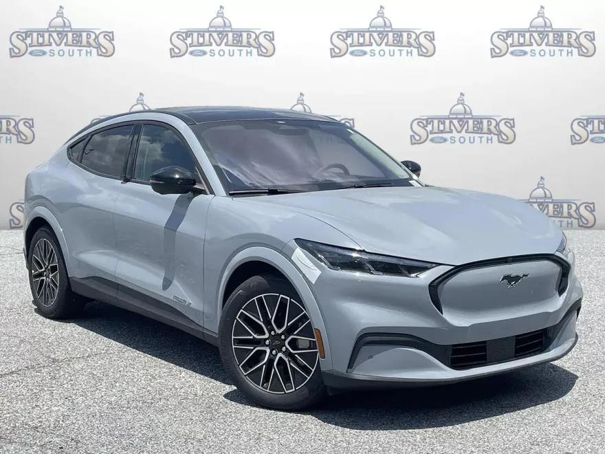 2025 Ford Mustang Mach-E Premium photo 1