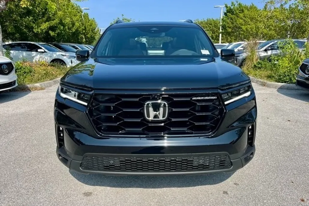 2025 Honda Pilot Black Edition photo 1