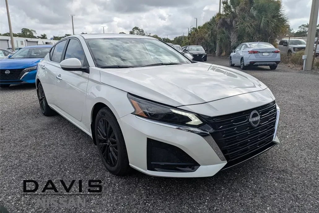 2025 Nissan Altima 2.5 SV photo 1