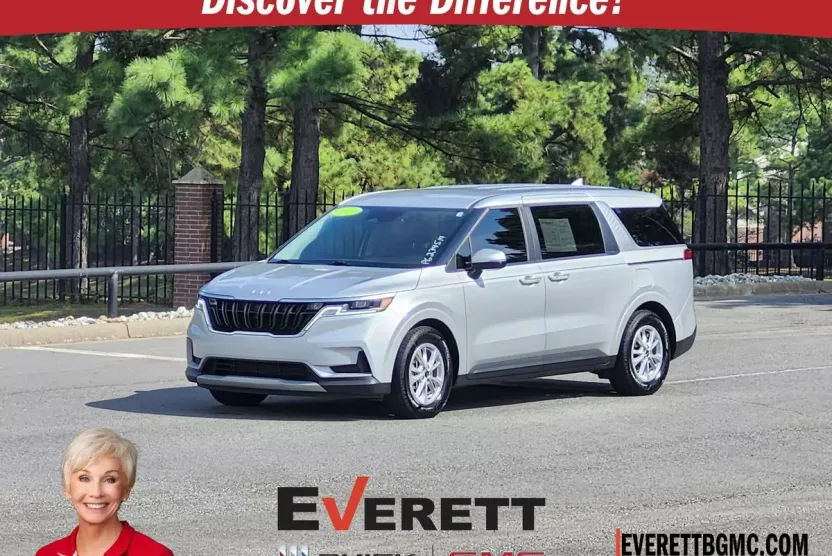 2023 Kia Carnival LX photo 1