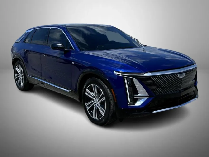 2024 Cadillac Lyriq Luxury photo 1