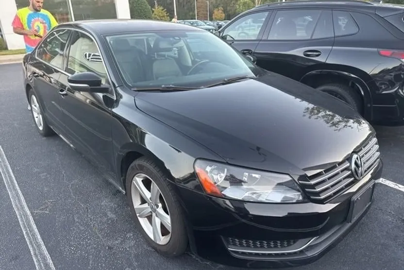 2014 Volkswagen Passat Base photo 1