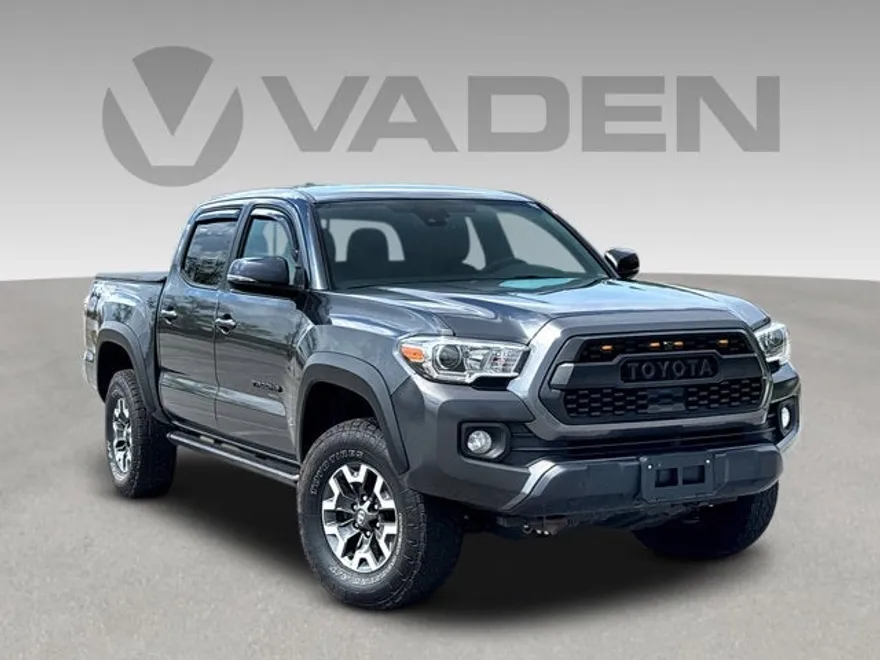 2023 Toyota Tacoma TRD Off-Road V6 photo 1