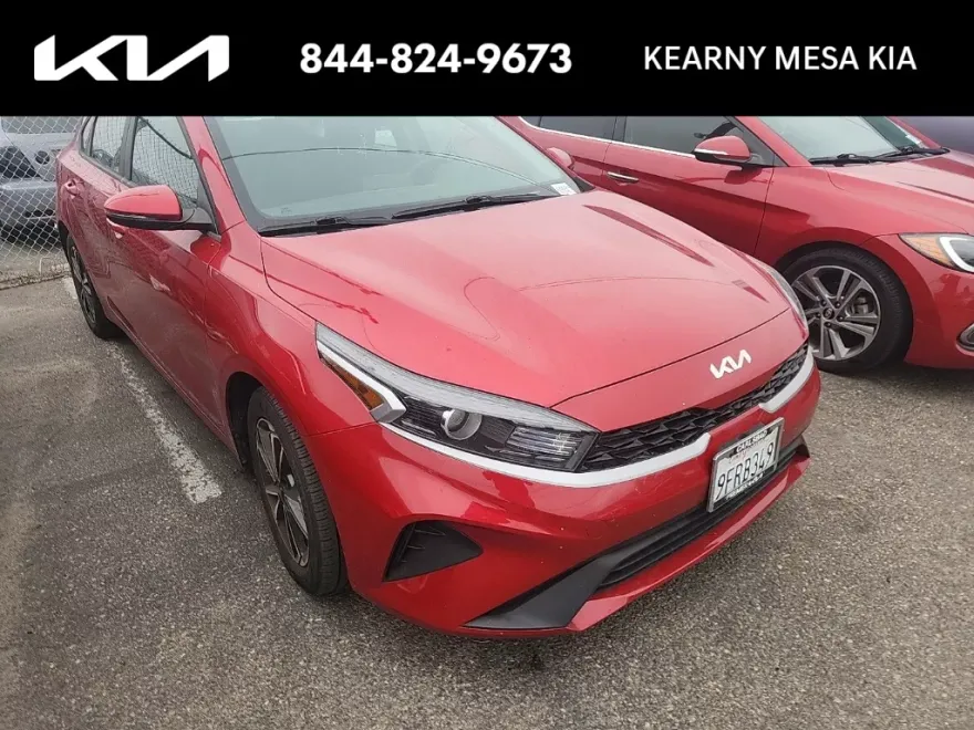 2023 Kia Forte LXS photo 1