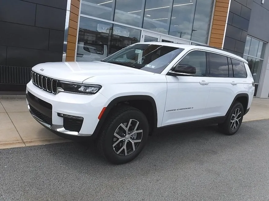 2025 Jeep Grand Cherokee Limited photo 1