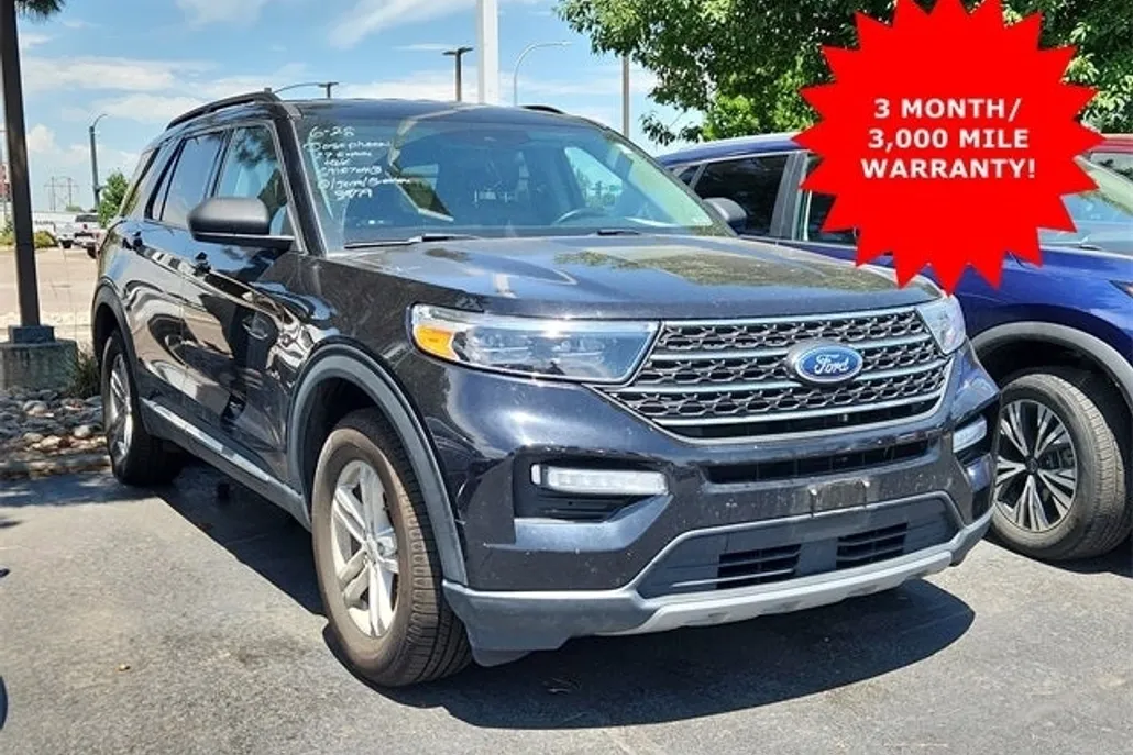 2022 Ford Explorer XLT photo 1