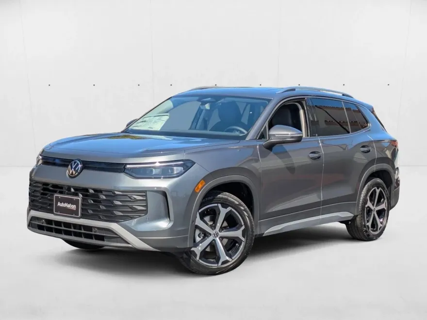 2025 Volkswagen Tiguan SE photo 1