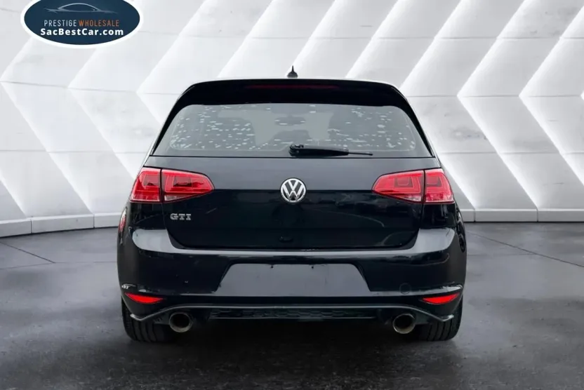 2015 Volkswagen Golf GTI SE photo 1