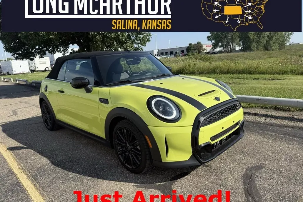 2024 Mini Cooper Convertible S photo 1