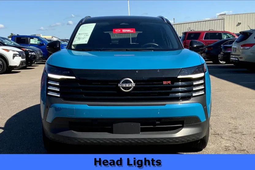 2025 Nissan Kicks SR photo 1