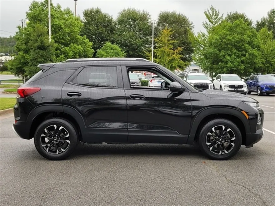 2023 Chevrolet Trailblazer LT photo 1
