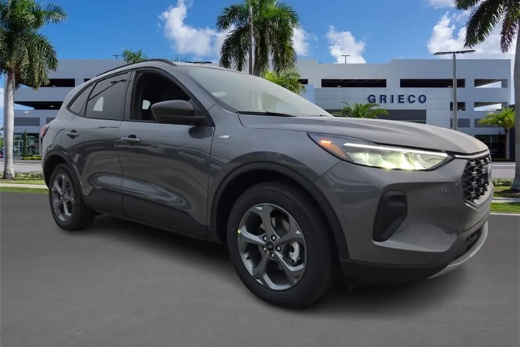 2025 Ford Escape ST-Line photo 1