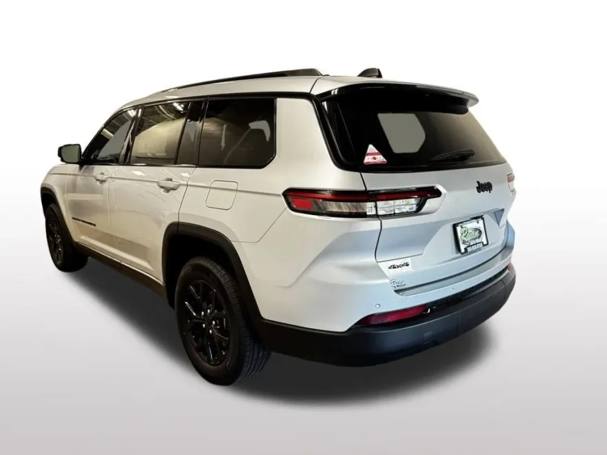 2024 Jeep Grand Cherokee Altitude photo 1