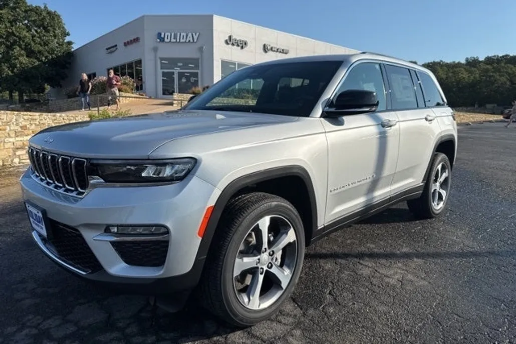 2025 Jeep Grand Cherokee Limited photo 1