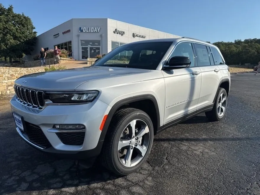 2025 Jeep Grand Cherokee Limited photo 1