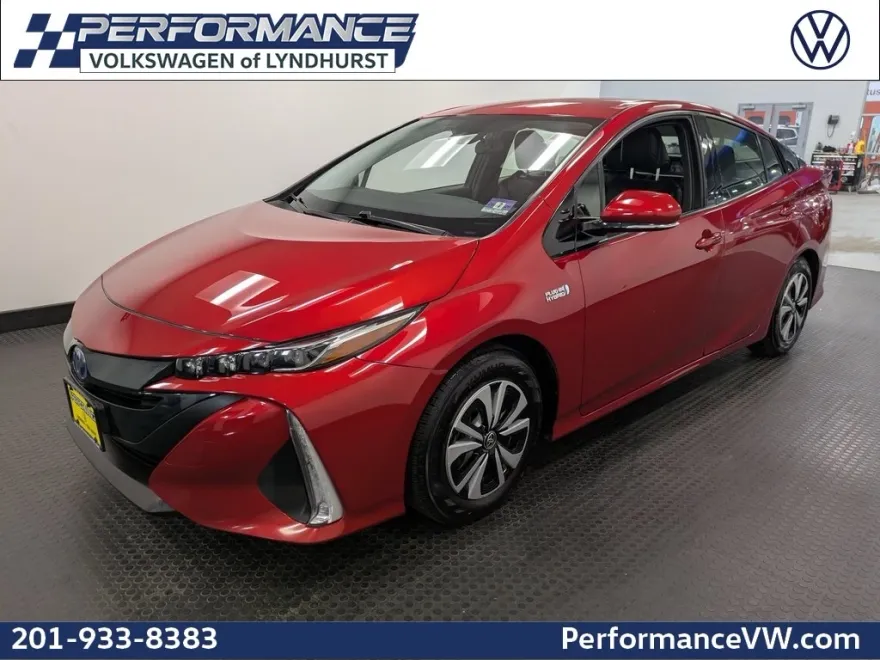 2017 Toyota Prius Prime Premium photo 1