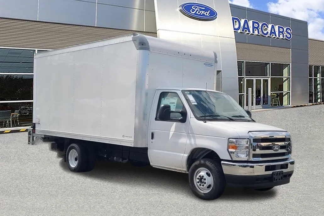 2026 Ford E-450 DRW photo 1