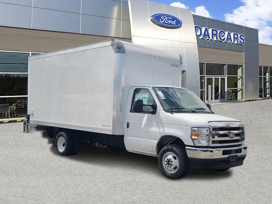 2026 Ford E-450 DRW photo 1