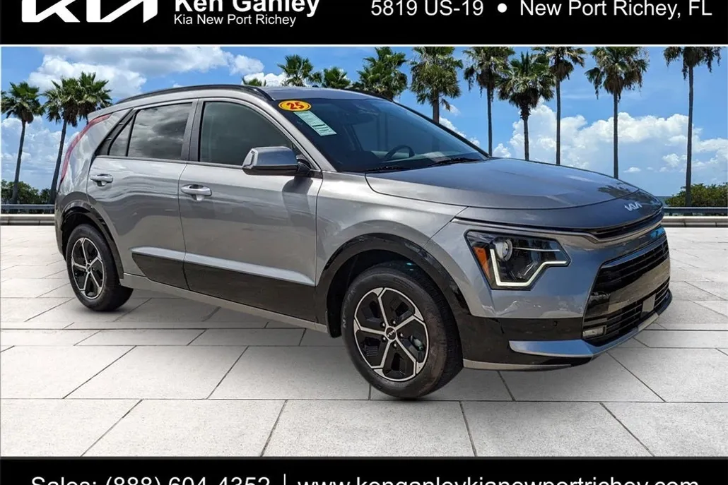 2025 Kia Niro SX photo 1