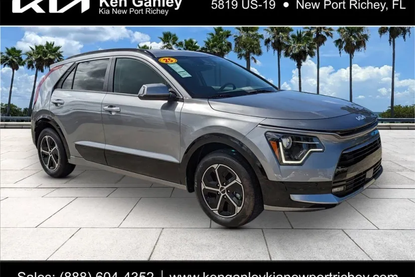 2025 Kia Niro SX photo 1