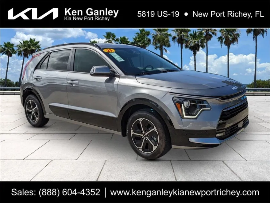 2025 Kia Niro SX photo 1