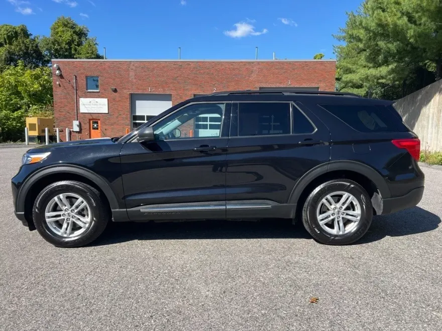 2022 Ford Explorer XLT photo 1