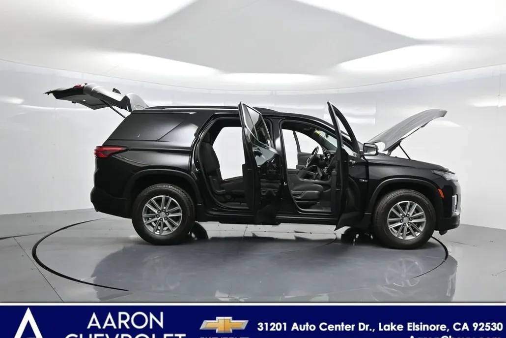 2022 Chevrolet Traverse Cloth 1LT photo 1