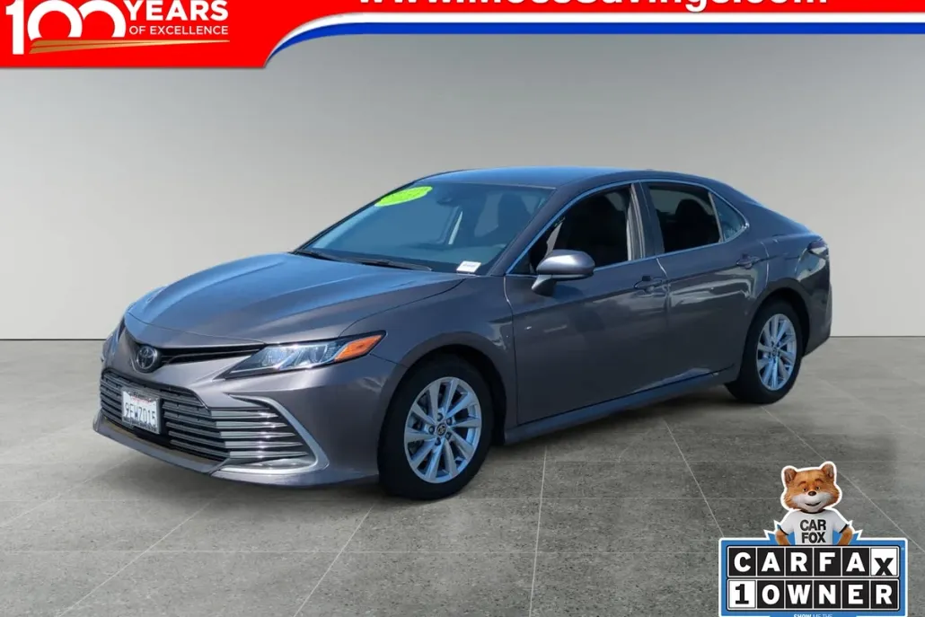 2023 Toyota Camry LE photo 1
