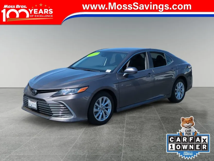 2023 Toyota Camry LE photo 1