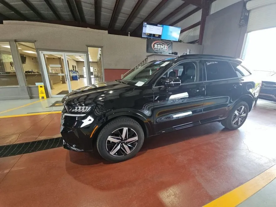 2023 Kia Sorento EX photo 1