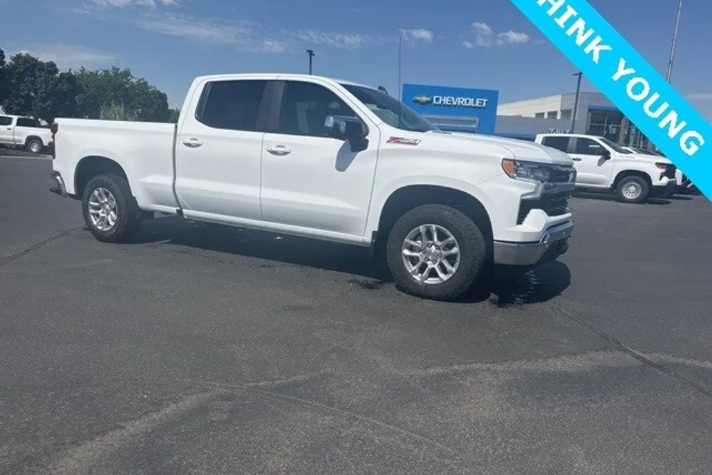 2026 Chevrolet Silverado 1500 LT photo 1
