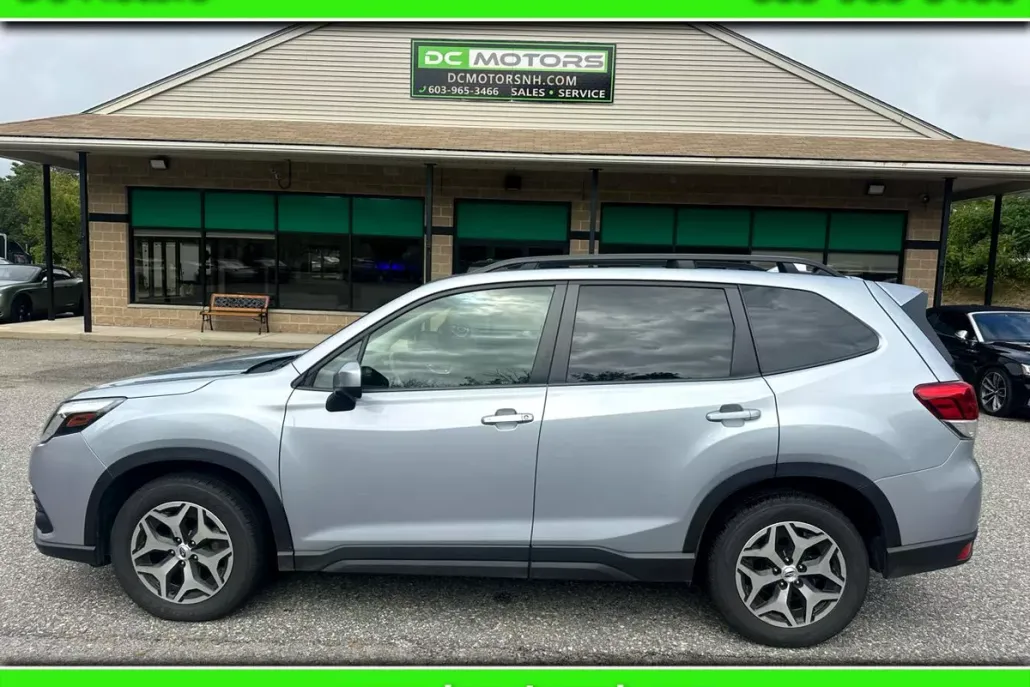 2022 Subaru Forester Premium photo 1