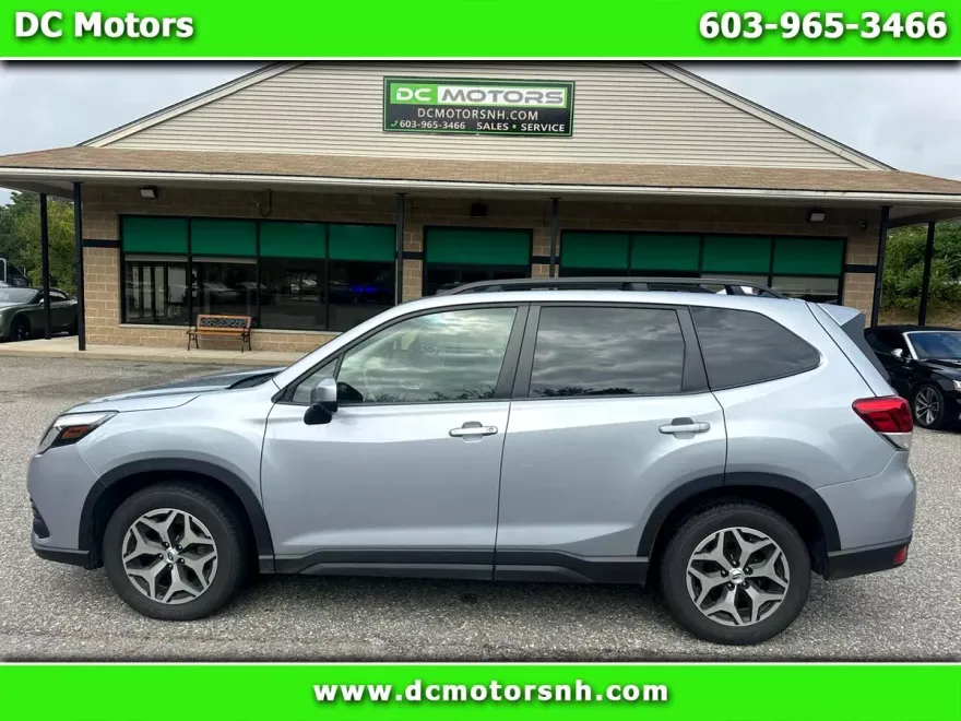 2022 Subaru Forester Premium photo 1