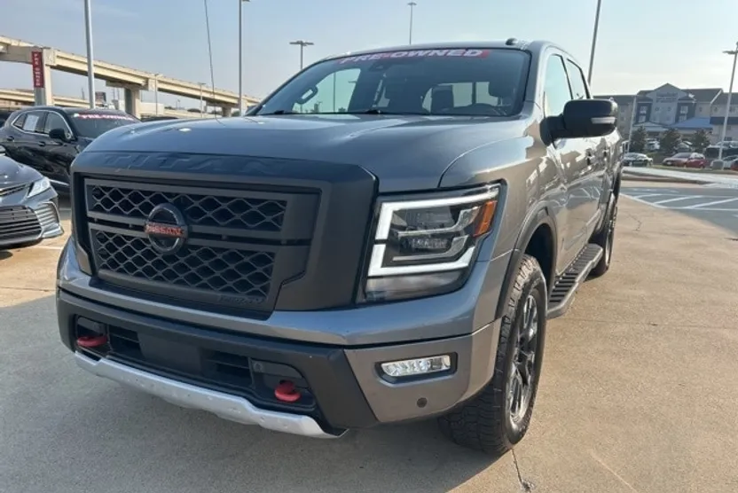 2021 Nissan Titan PRO-4X photo 1