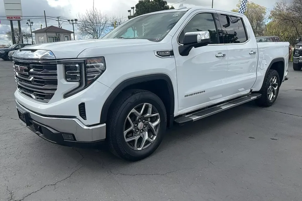 2022 Gmc Sierra 1500 SLT photo 1