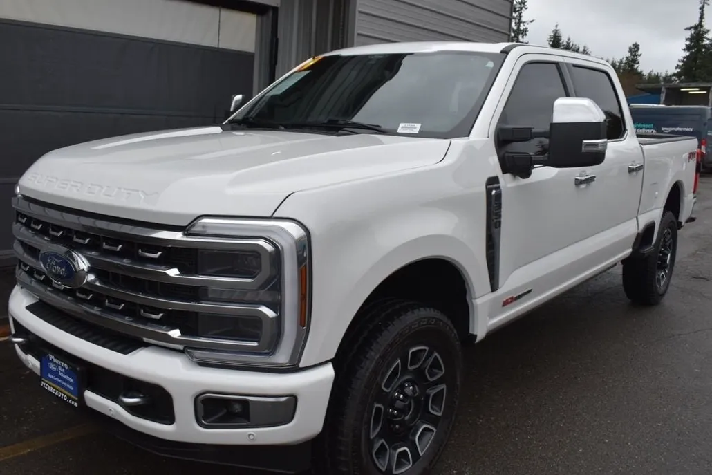 2024 Ford F-350 Platinum photo 1