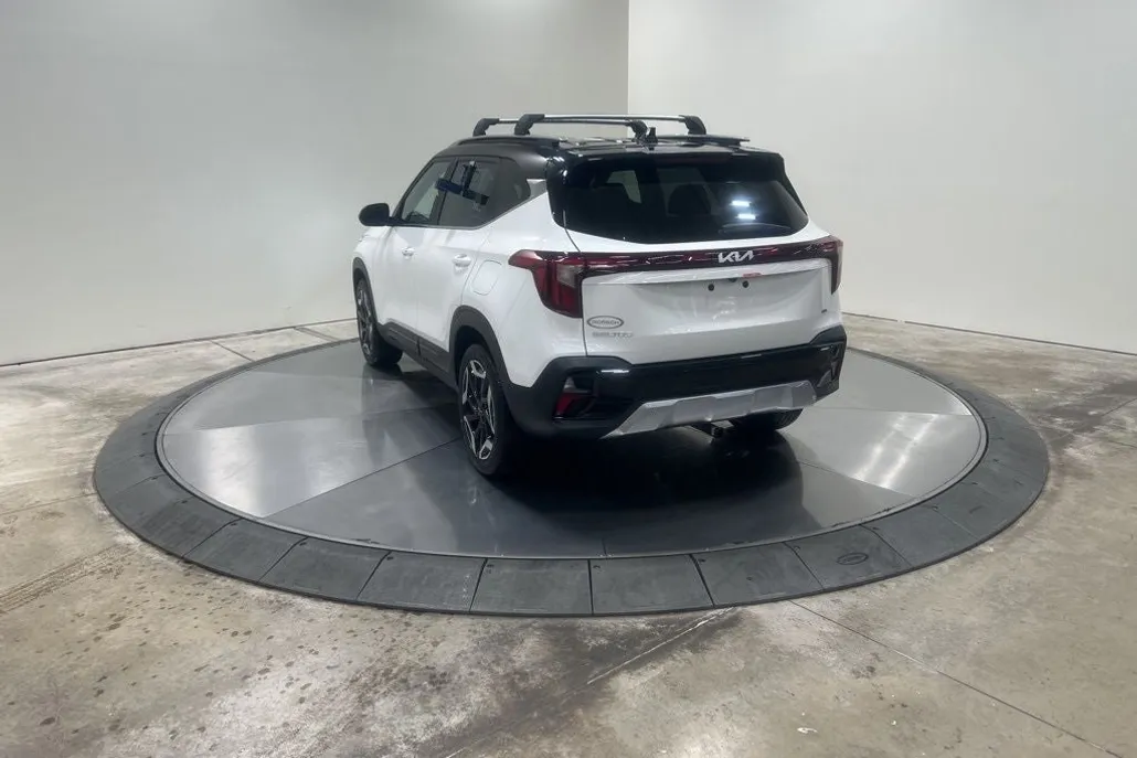 2026 Kia Seltos SX photo 1