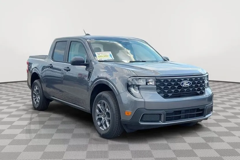 2025 Ford Maverick XLT photo 1