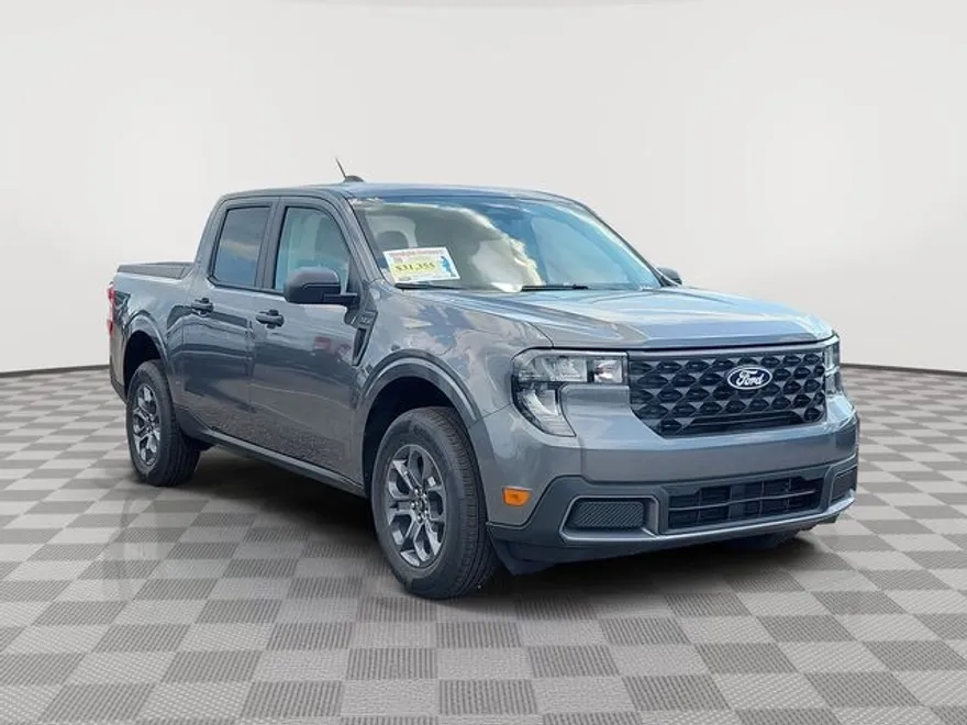 2025 Ford Maverick XLT photo 1