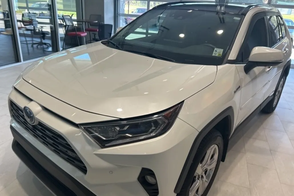 2021 Toyota RAV4 Hybrid Limited photo 1