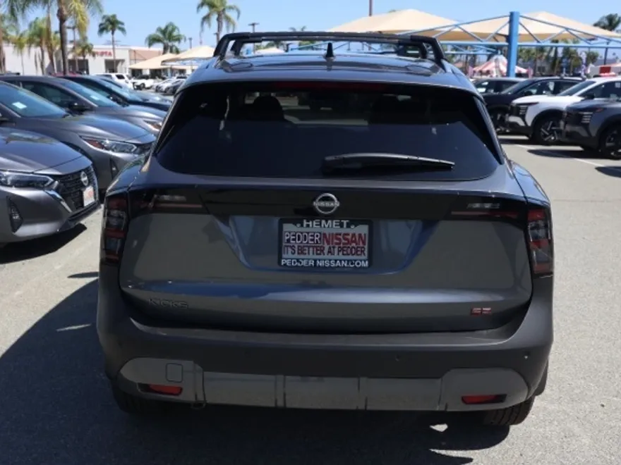 2026 Nissan Kicks SR photo 1