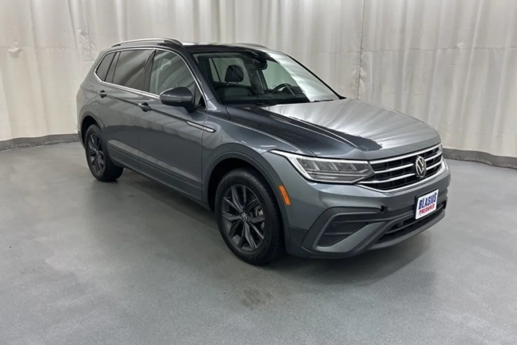 2022 Volkswagen Tiguan SE photo 1