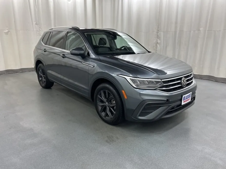 2022 Volkswagen Tiguan SE photo 1