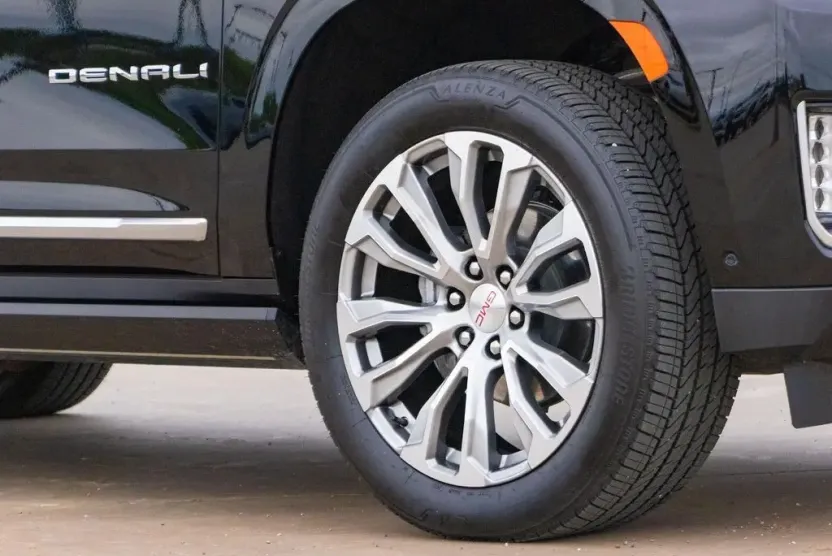 2023 Gmc Yukon XL Denali photo 1