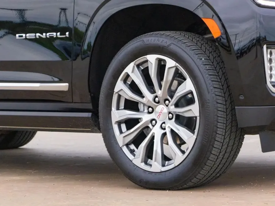 2023 Gmc Yukon XL Denali photo 1