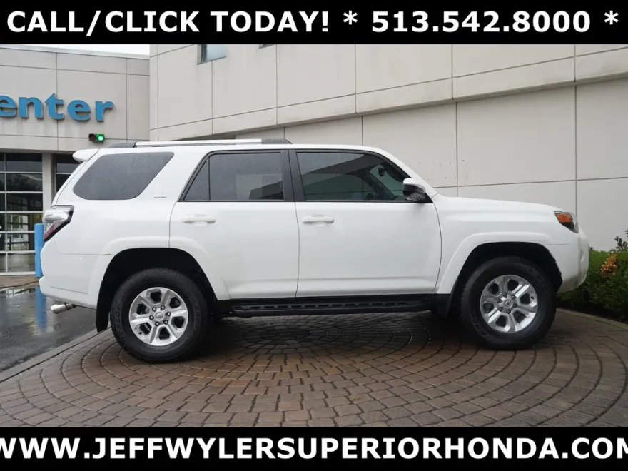 2023 Toyota 4Runner SR5 photo 1