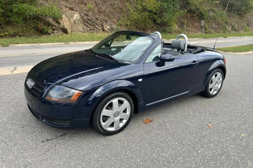 2002 Audi TT Roadster photo 1