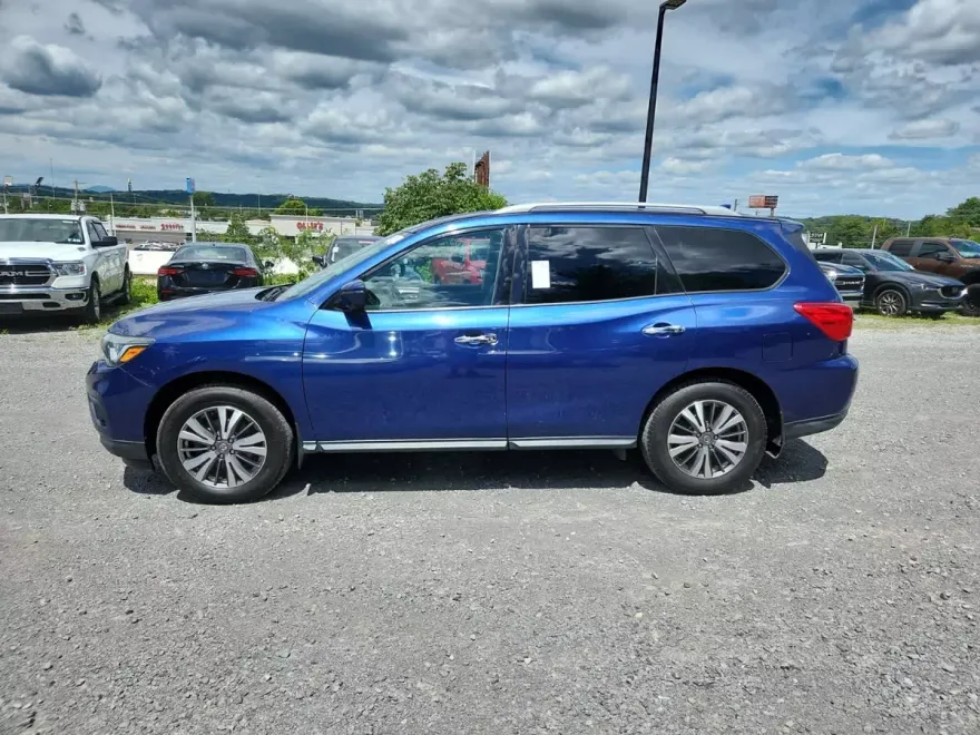 2020 Nissan Pathfinder SL photo 1